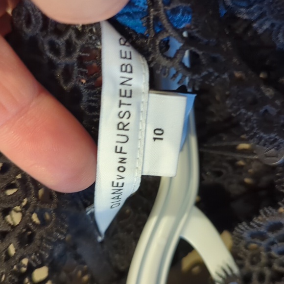 DVF NWT lace crop sleeveless top. Royal Blue and black. Size 10. - Picture 10 of 16